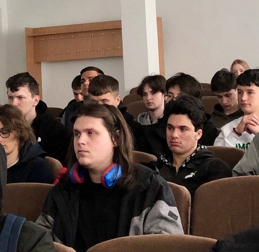 2_12.jpg